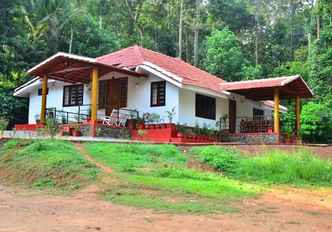 Silver Flower | 2 BHK Homestay