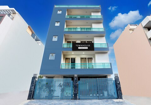 Super Townhouse Sector 52 Near Artemis Hospital