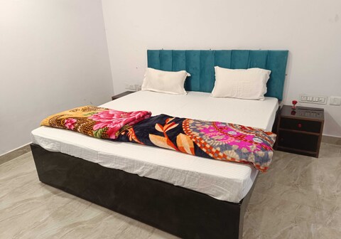 Hotel O Pratima Palace