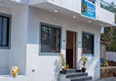 DE 28 11 GUEST HOUSE