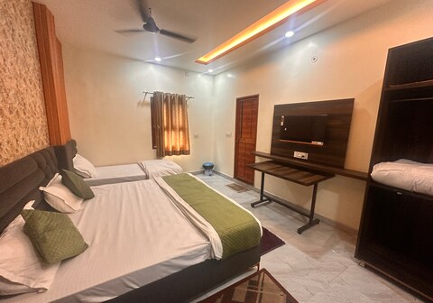 Hotel Shri Chandrawala Stays
