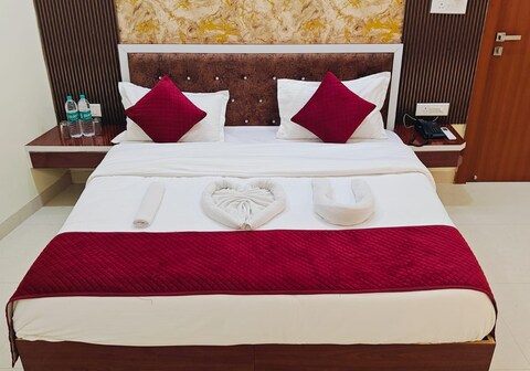 Hotel Kiran Palace & Mahi Galaxy