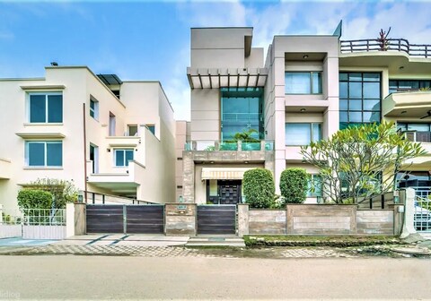 Enkay Suites | DLF CyberCity