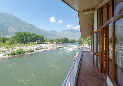 Aurora | Stream view 3bhk Chateau