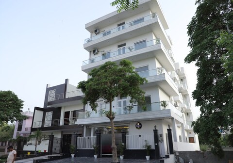 The Grove Hotels By Opulent Inn