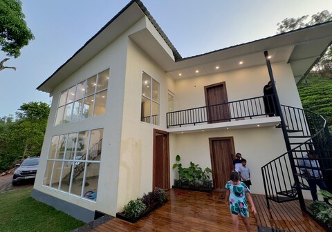 Max Crest Resort- Premium Organic Nature Hideout- Vagamon