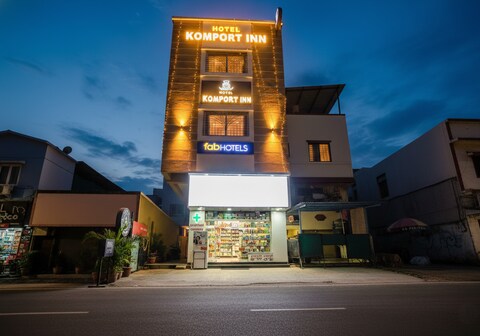 FabHotel Komfort Inn - Nr Twin Tower