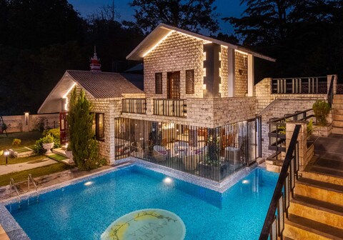 The Amaltas villa (private rooms)