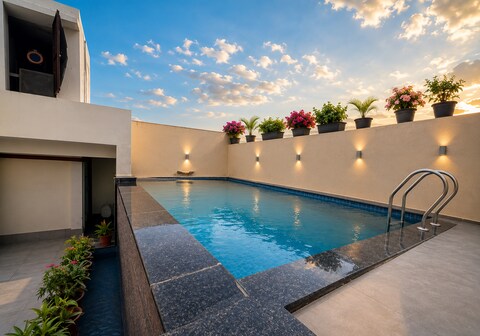 Avalon Palms Agra