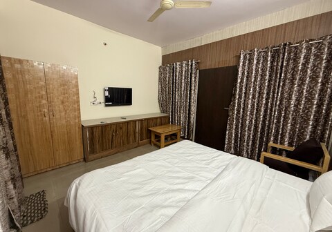 The Grand Serenity Hotel