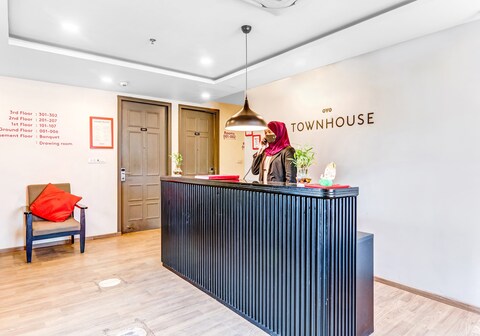 Super Townhouse 139 Ashiyana Smriti Upvan Near Emerald Mall Lucknow