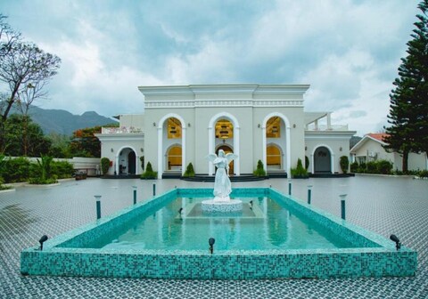 CSR LANDMARK RESORTS