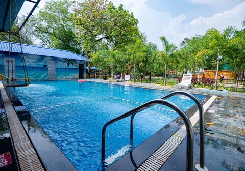 Shanvis Resort and Restaurant