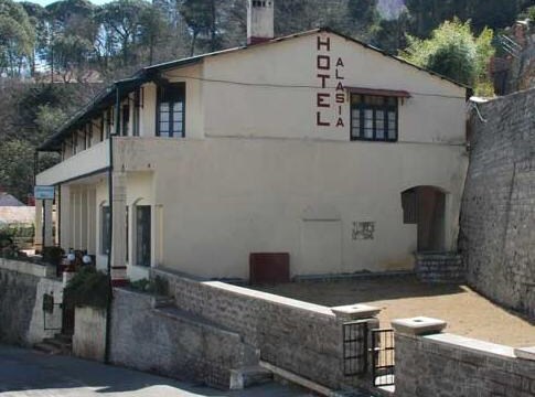 alasia-hotel-solan-exterior