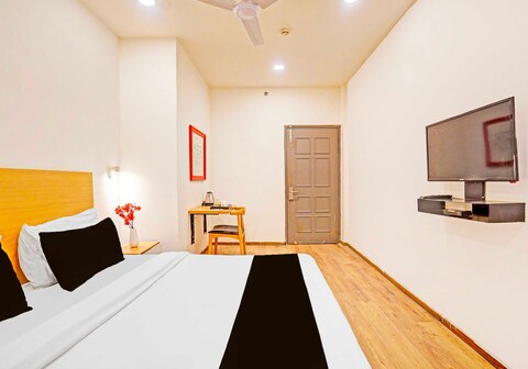 Collection O Mukut Bazar