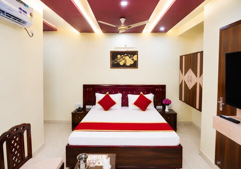 Hotel Pragati Palace