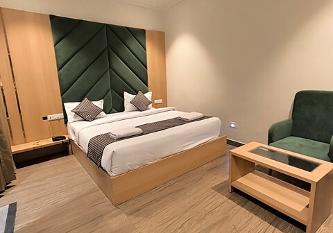 Nayyar Regency Stays | Amritsar