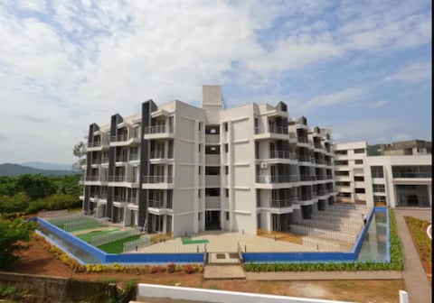Ivy Bliss Studio with Private Pool, B 13, Karjat