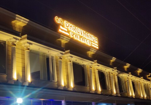 Hotel dhruvnanda palace