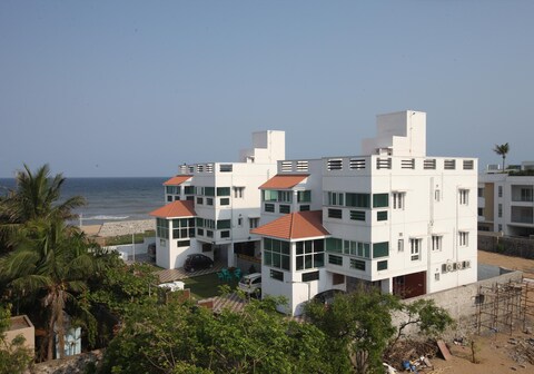 The ECR Bay Villas