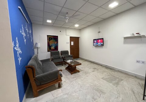 Cozy 2BHK with Free Parking