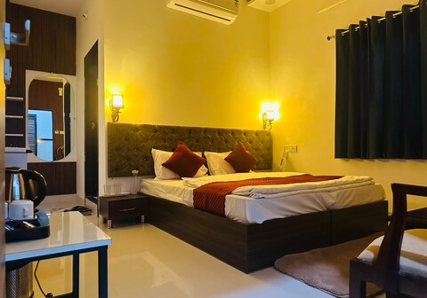 HOTEL RISHI EXCELLENCY