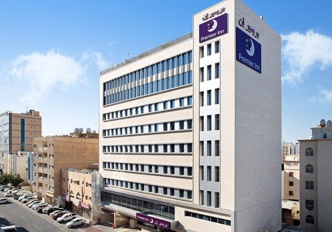 فندق بريميير إن الملحق بمطار الدوحة