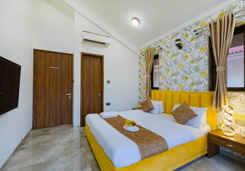 Mercury stays - Luxe Villa 4BHK with Pvt Pool