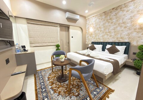 Hotel Dwarka Palace