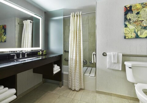 Embassy Suites by Hilton Washington DC Chevy Chase Pavilion