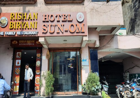 Hotel Sun-Om @ Raipur Railway Station