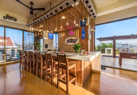 CosmicStays - Luxe Oasis Private Pool And Bar