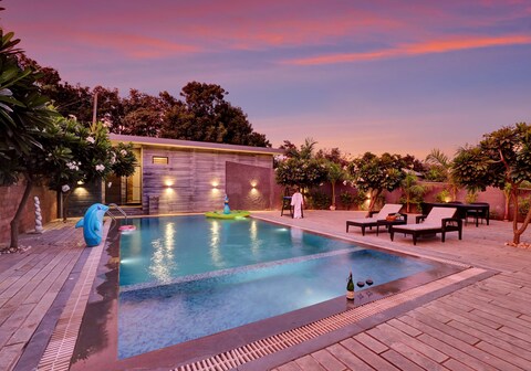 Luxurious 1bhk Villa in Udaipur By Elilux