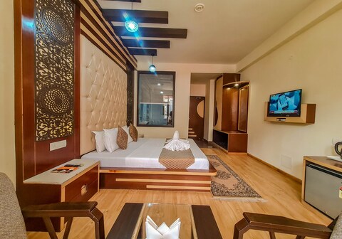 Hill House | Room & Restaurant