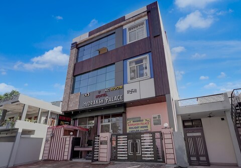 Hotel O Rudraksh Palace