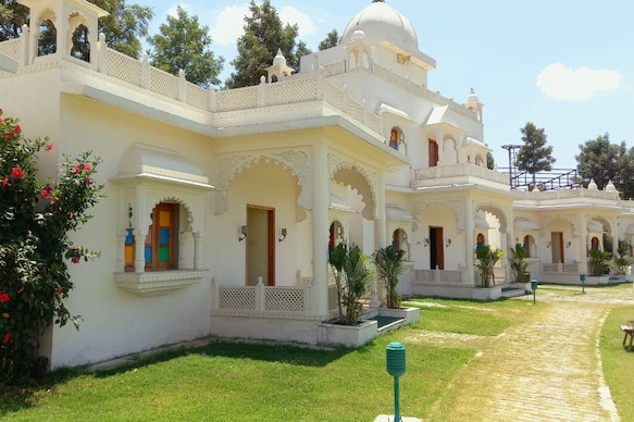 Rajasi palace