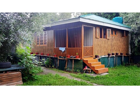 Flora Cottage