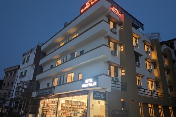 Hotel Arihant Palace(5 Min walk to Railway Station)