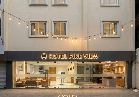Hotel Pine View