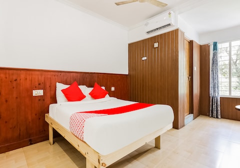 OYO Flagship 22598 Oval Retreat