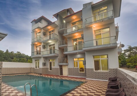 Jungle Corbett Castle Resort