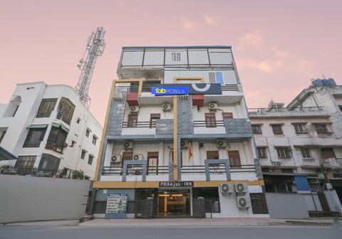 FabHotel Pranjul Inn