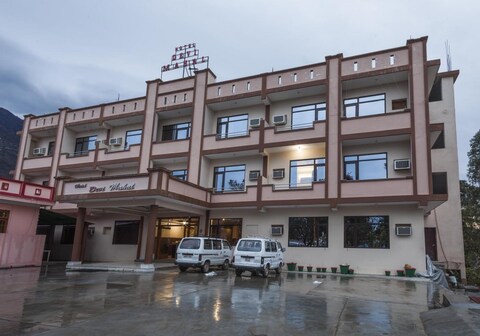 Hotel Devi Mahal @ 2 mins from Railway Station
