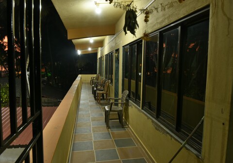 Divers Nest Hostel And Homestays