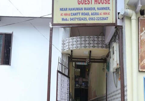 Saurabh Gaurav Guest House.