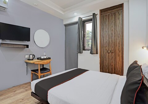 Super Townhouse Rohini Sector 18 Formerly Relic Stay