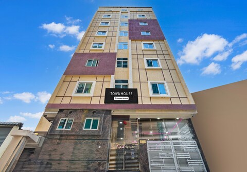 Super Townhouse Kokapet Formerly Aarian Tej Nilayam