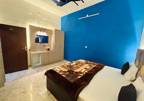 Divya darshan guest house