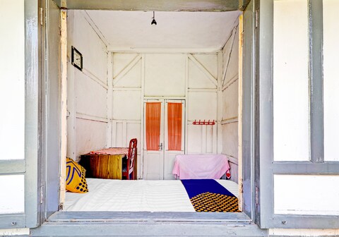 OYO Homes 90850 Cibeunying Eco Tourism Homestay Cibodas Maribaya 2