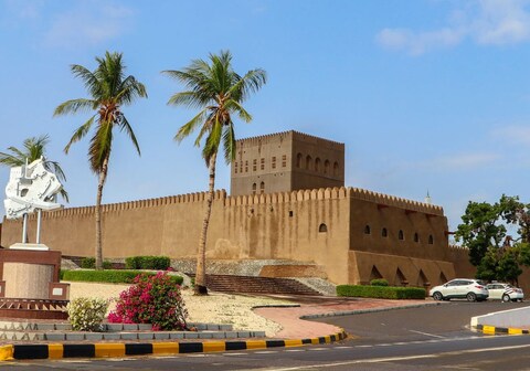 كراون بلازا صحار فندق تابع لمجموعة فنادق آي إيتش جي